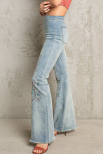 Load image into Gallery viewer, 5486- POL EMBROIDERED MID RISE JEANS-BLUE