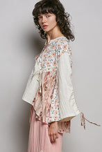 Load image into Gallery viewer, 5908- POL V NECK RELAXED FIT TOP W/FLORAL PRINT