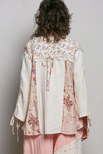 Load image into Gallery viewer, 5908- POL V NECK RELAXED FIT TOP W/FLORAL PRINT