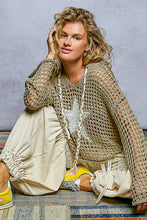 Load image into Gallery viewer, 5909- POL V NECK THIN SWEATER WITH STAR-OLIVE