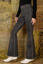 Load image into Gallery viewer, 5487- POL EMBROIDERED MID RISE JEANS-BLACK
