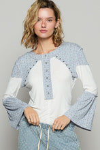 Load image into Gallery viewer, 4813- POL round neck ruffle sleeve fitted fit top -WHITE/BLUE
