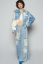 Load image into Gallery viewer, 5315- POL FLORAL PRINT BLUE AND WHITE SHACKET
