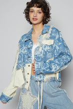 Load image into Gallery viewer, 5315- POL FLORAL PRINT BLUE AND WHITE SHACKET
