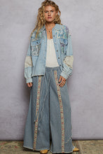 Load image into Gallery viewer, 5423- POL BALLOON SLEEVE DENIM AND PRINT SHACKET-BLUE
