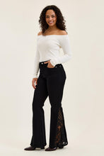 Load image into Gallery viewer, 6482- JUDY BLUE- "JAQUELINE" BLACK FLARE
