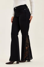 Load image into Gallery viewer, 6482- JUDY BLUE- "JAQUELINE" BLACK FLARE
