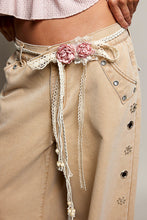 Load image into Gallery viewer, 6212-POL CROCHET DOUBLE FLOWER BELT
