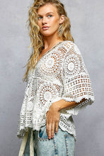 Load image into Gallery viewer, 6277- POL VNECK WITH BEADINGS CROCHET TOP-OFF WHITE
