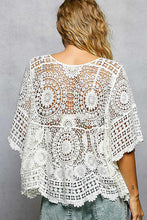 Load image into Gallery viewer, 6277- POL VNECK WITH BEADINGS CROCHET TOP-OFF WHITE
