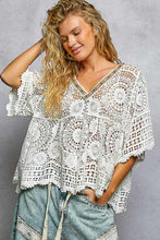 Load image into Gallery viewer, 6277- POL VNECK WITH BEADINGS CROCHET TOP-OFF WHITE

