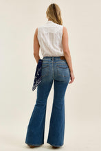 Load image into Gallery viewer, 6521- JUDY BLUE -MR Jaqueline Flare w/ Bandana Loop

