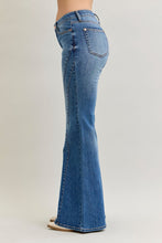 Load image into Gallery viewer, 5257-JUDY BLUE-Jaqueline New Flare Jeans
