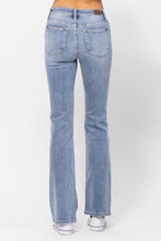 Load image into Gallery viewer, 4805- JUDY BLUE MID-RISE NON DISTRESSED BOOTCUT
