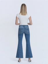Load image into Gallery viewer, 5868- LOVERVET Low Rise Medium Wash Patch Pocket Flare Jeans
