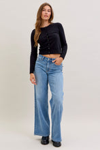 Load image into Gallery viewer, 5276- JUDY BLUE- MID RISE RETRO WIDE LEG JEANS
