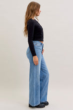 Load image into Gallery viewer, 5276- JUDY BLUE- MID RISE RETRO WIDE LEG JEANS
