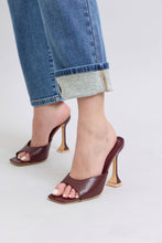 Load image into Gallery viewer, 4803- JUDY BLUE-Vintage Wash Thermal Straight
