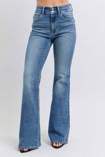 Load image into Gallery viewer, 4809- JUDY BLUE DOUBLE BUTTON HR FLARE
