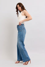 Load image into Gallery viewer, JB88957- JUDY BLUE HW Star &amp; Front Seam Detail Wide
