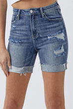 Load image into Gallery viewer, 3464- HIGH RISE CUFFED SHORTS
