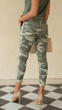 Load image into Gallery viewer, 4514-CAMOUFLAGE CRINKLE JOGGER WITH STUD
