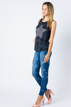 Load image into Gallery viewer, 5202-SLEEVELESS TOP WITH STAR
