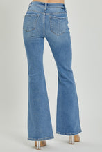 Load image into Gallery viewer, 3261- RDP5303- MEDIUM WASH BUTTON FLY FLARE
