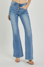 Load image into Gallery viewer, 3261- RDP5303- MEDIUM WASH BUTTON FLY FLARE
