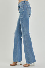 Load image into Gallery viewer, 3261- RDP5303- MEDIUM WASH BUTTON FLY FLARE
