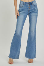 Load image into Gallery viewer, 3261- RDP5303- MEDIUM WASH BUTTON FLY FLARE
