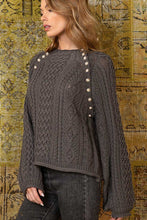 Load image into Gallery viewer, 3918-Pearl button closures aran knit pullover sweater
