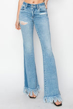 Load image into Gallery viewer, 4573- RISEN -MID RISE-FLARE-LONG FRAY JEANS
