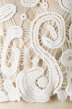 Load image into Gallery viewer, 4508-PAISLEY LACE CROCHET CROP TOP-WHITE
