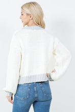 Load image into Gallery viewer, 4756-Knit pullover sweater with embroidered flowers
