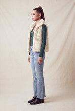 Load image into Gallery viewer, 6435- Funnel Neck Faux Fur Vest-CREAM
