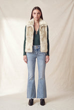 Load image into Gallery viewer, 6435- Funnel Neck Faux Fur Vest-CREAM
