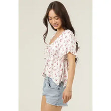 Load image into Gallery viewer, 6253- Hanky Hem Short Sleeve Printed Top
