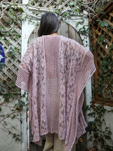 Load image into Gallery viewer, 6131- Floral Pattern Kimono -ROSE
