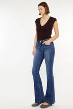 Load image into Gallery viewer, 5256- KAN CAN  -PETITE Mid Rise Flare JEANS
