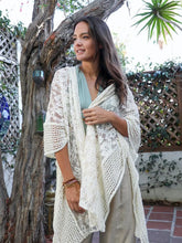 Load image into Gallery viewer, 6090- Floral Pattern Kimono - IVORY

