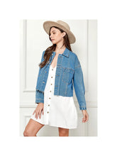 Load image into Gallery viewer, 4139-2 Pocket Ripped Raw Hem Cropped Denim Jacket
