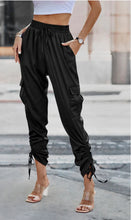 Load image into Gallery viewer, 4922-Soild Pockets Ruffle Slip Sport Pant-BLACK

