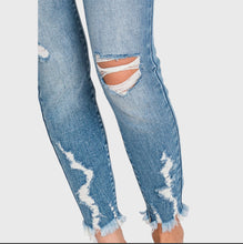 Load image into Gallery viewer, 4138- PETRA153-Distressed Mid Rise Ankle Skinny Jeans w/ Frayed Hem
