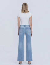 Load image into Gallery viewer, 5871- LOVERVET.HIGH RISE LIGHT WASH DISTRESS SLIM WIDE
