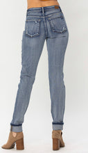 Load image into Gallery viewer, 3722 -JUDY BLUE-MID-RISE BUTTON FLY CUFFED BOYFRIEND
