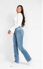 Load image into Gallery viewer, 4533- JUDY BLUE- HW Classic Contrast Wash Bootcut
