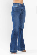 Load image into Gallery viewer, 4492-JUDY BLUE HIGH RISE HEM FLARE
