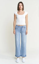 Load image into Gallery viewer, 5875- MICA- Mid Rise Loose Fit Straight Ankle
