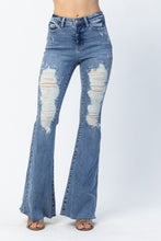 Load image into Gallery viewer, 3831- JUDY BLUE- HIGH RISE DISTRESSED FLARES
